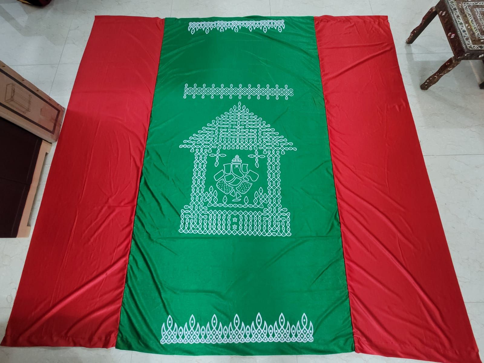 Sharu Space Crushed Satin Red and Green with Temple Ganesha