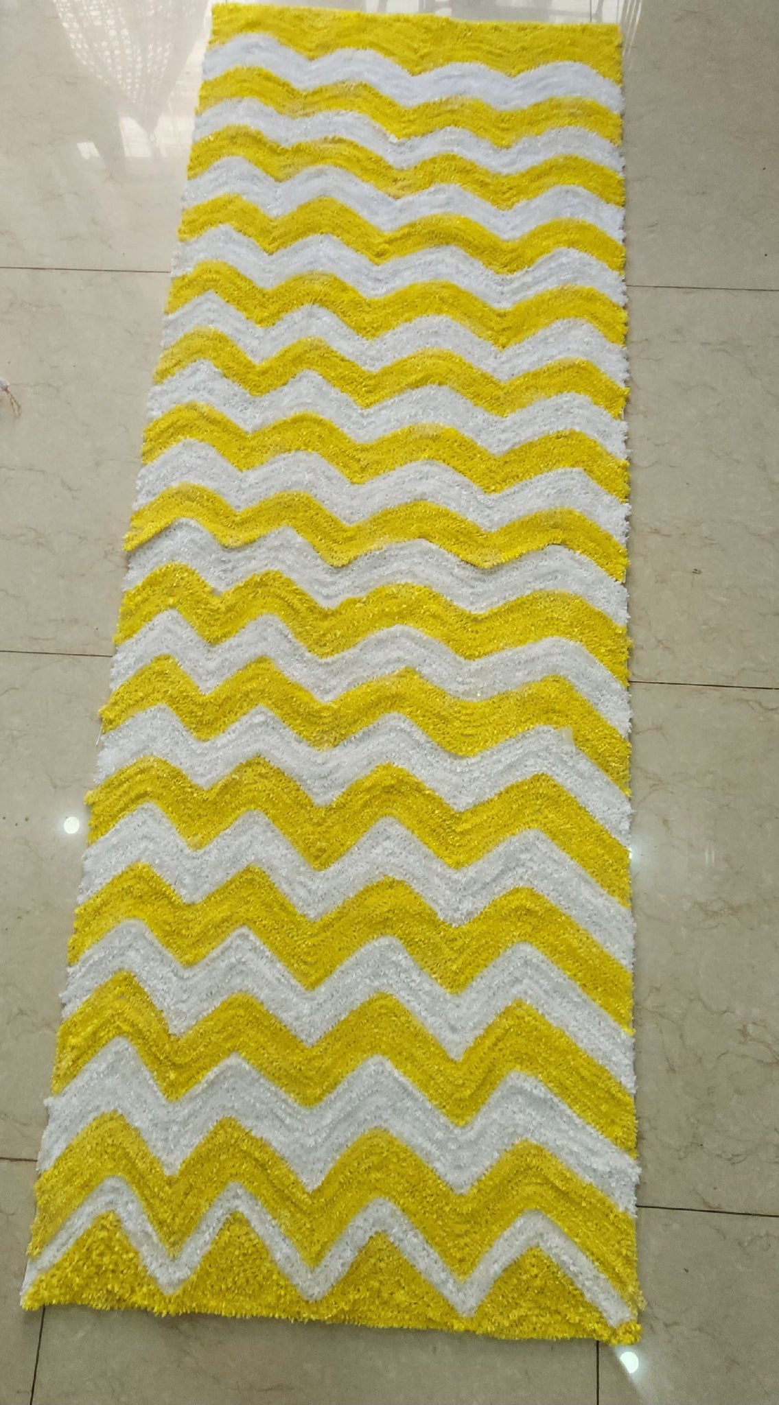 Sharu Space White & Yellow Fur Zig Zag Backdrop - 8ftx3ft