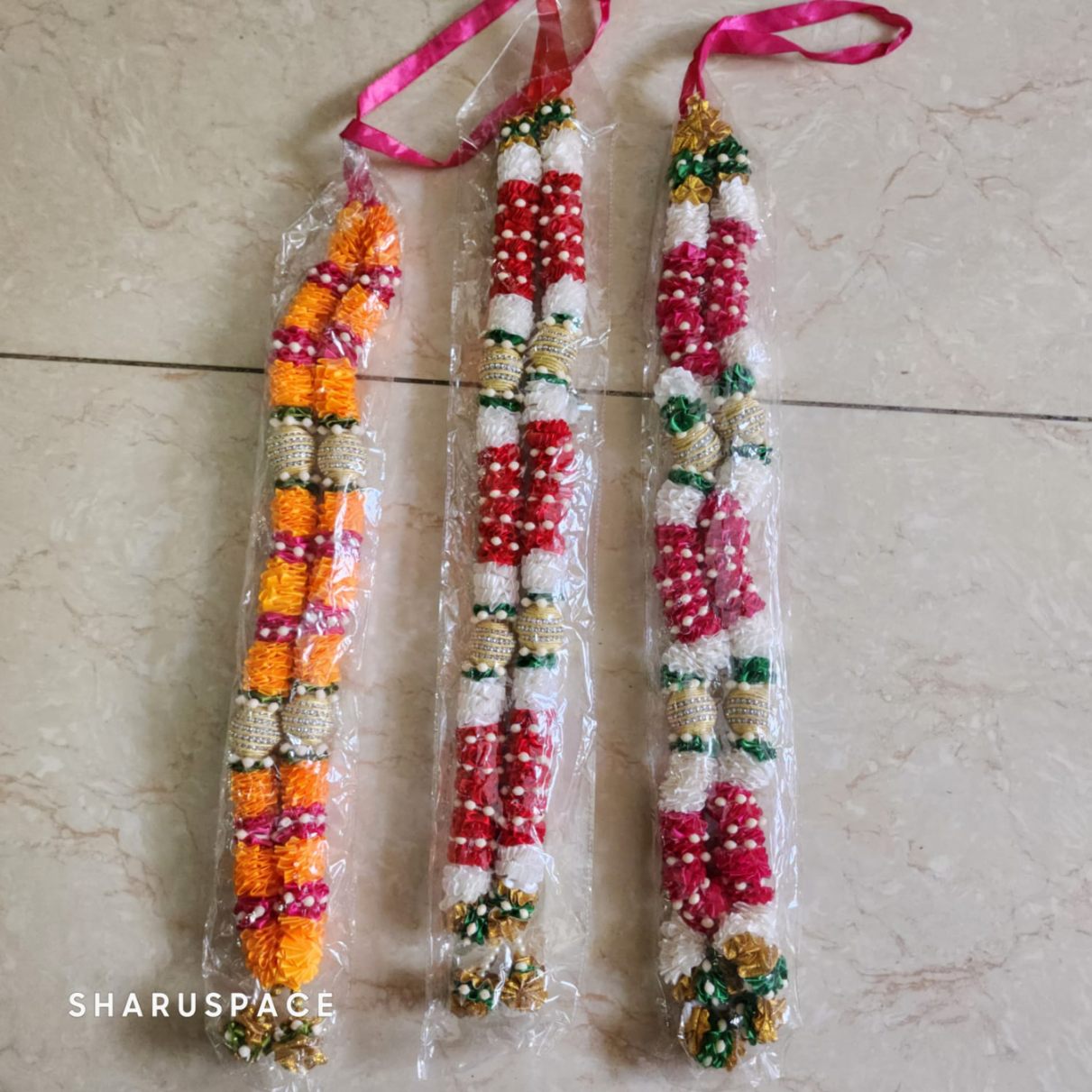 Garlands for Idols and Frames
